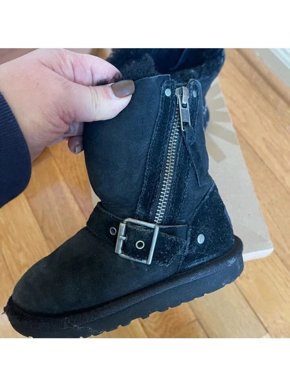 UGG Blaise boys kids black short fur shearling boots zipper & buckle 10 US 27 EU
